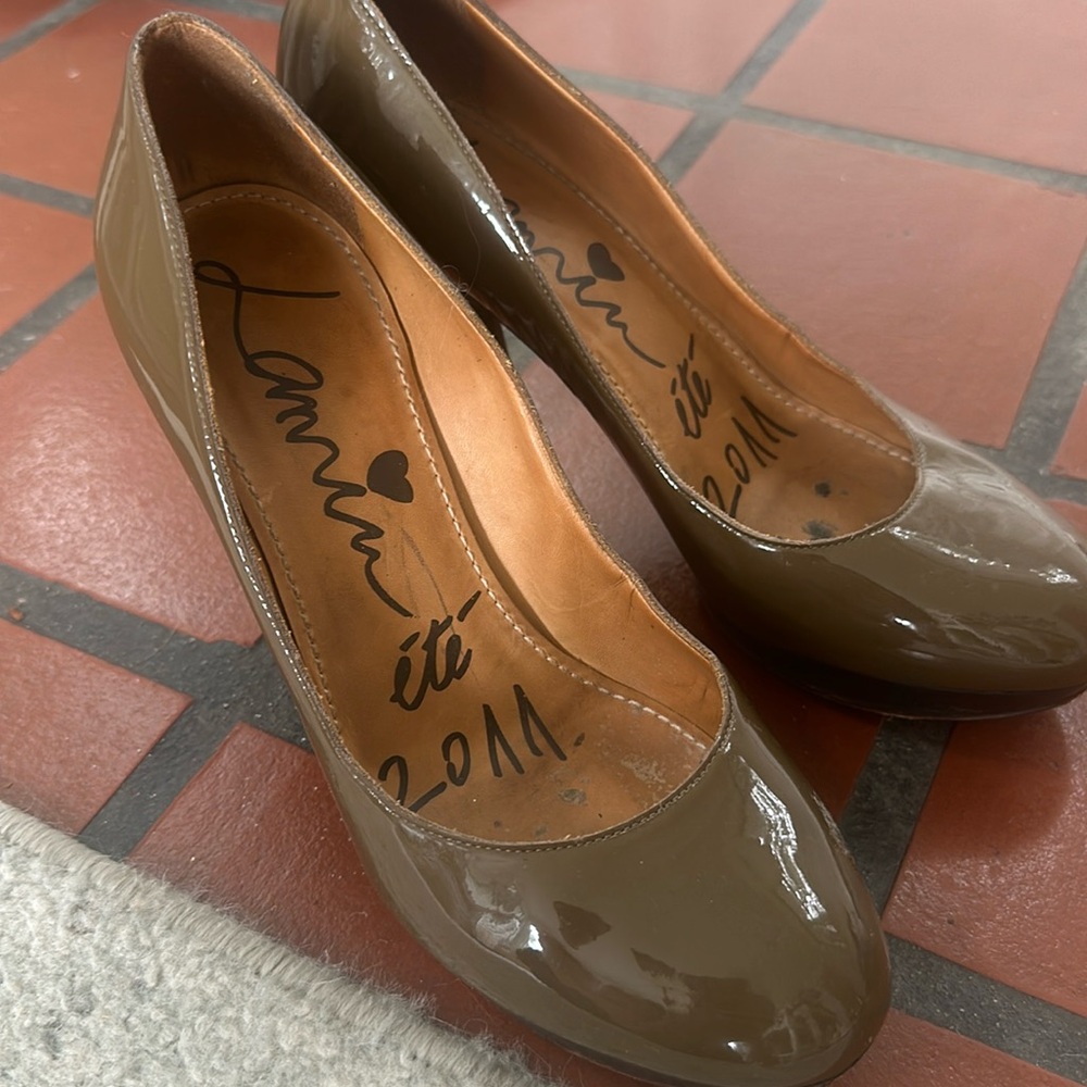 Lanvin patent leather heels in olive